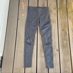 ALO YOGA Anthracite Glossy Moto Leggings
